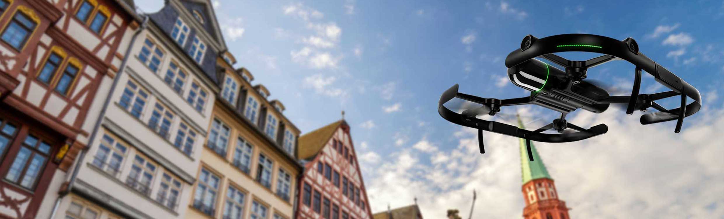 Leica BLK2FLY in volo autonomo accanto a una facciata storica