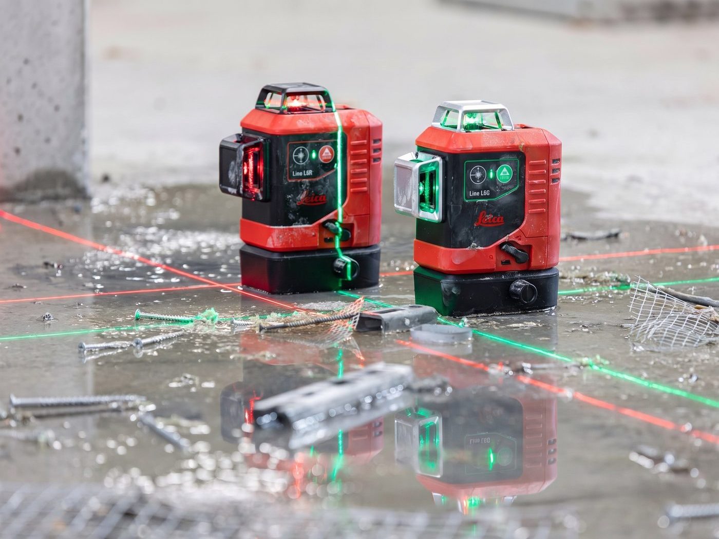 Laser Leica Lino a linee verdi in cantiere