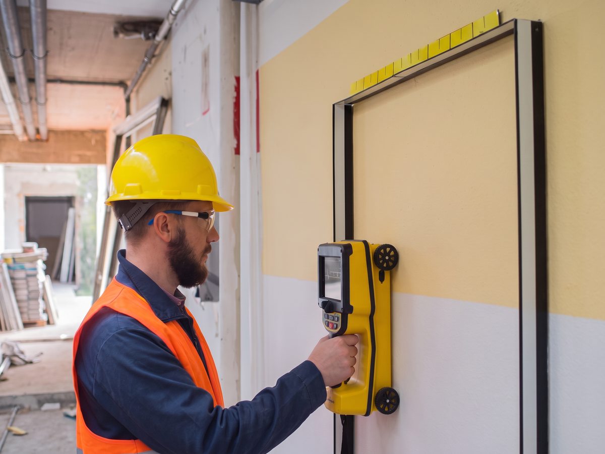 Ristrutturazioni e carotaggi al lavoro