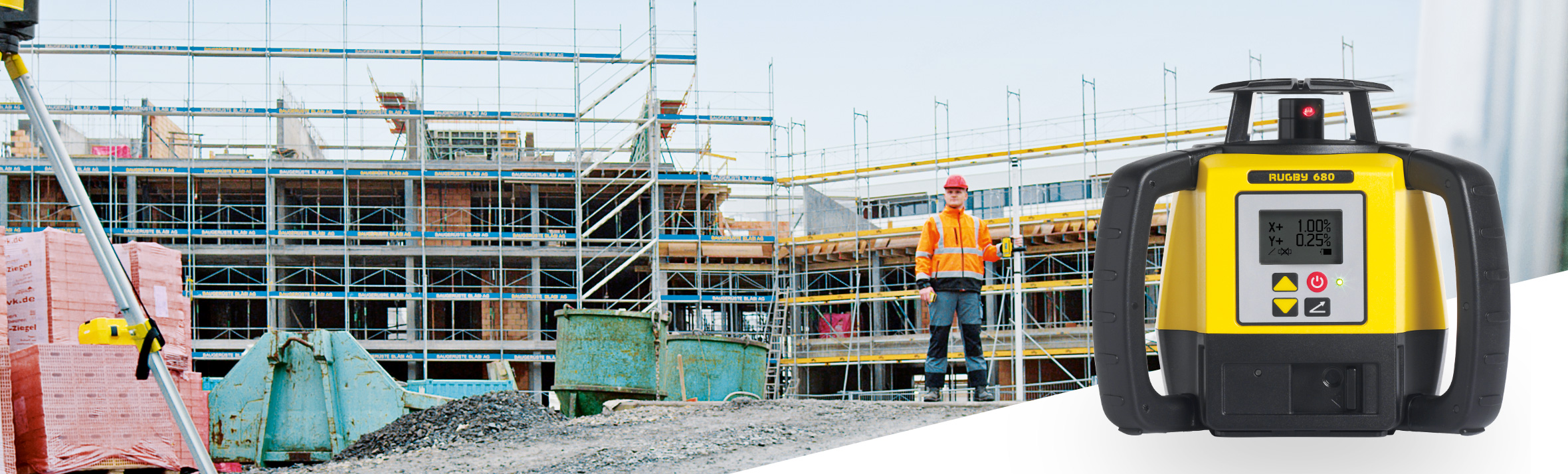 Leica Rugby 680 in un cantiere edile con impalcature e operaio