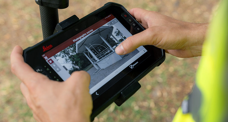 Leica X-PAD in uso sul tablet CSX8